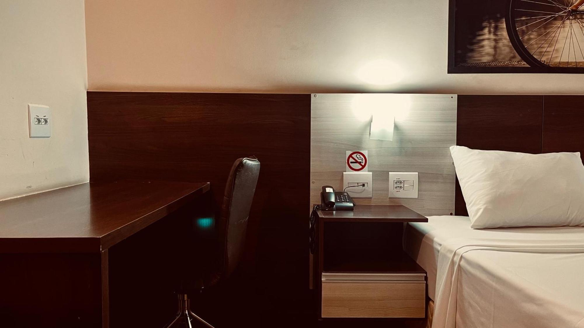 Hotel Amsterdam 蒙蒂斯克拉鲁斯 外观 照片