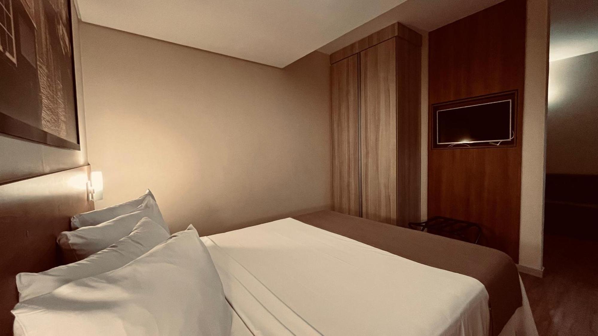 Hotel Amsterdam 蒙蒂斯克拉鲁斯 外观 照片