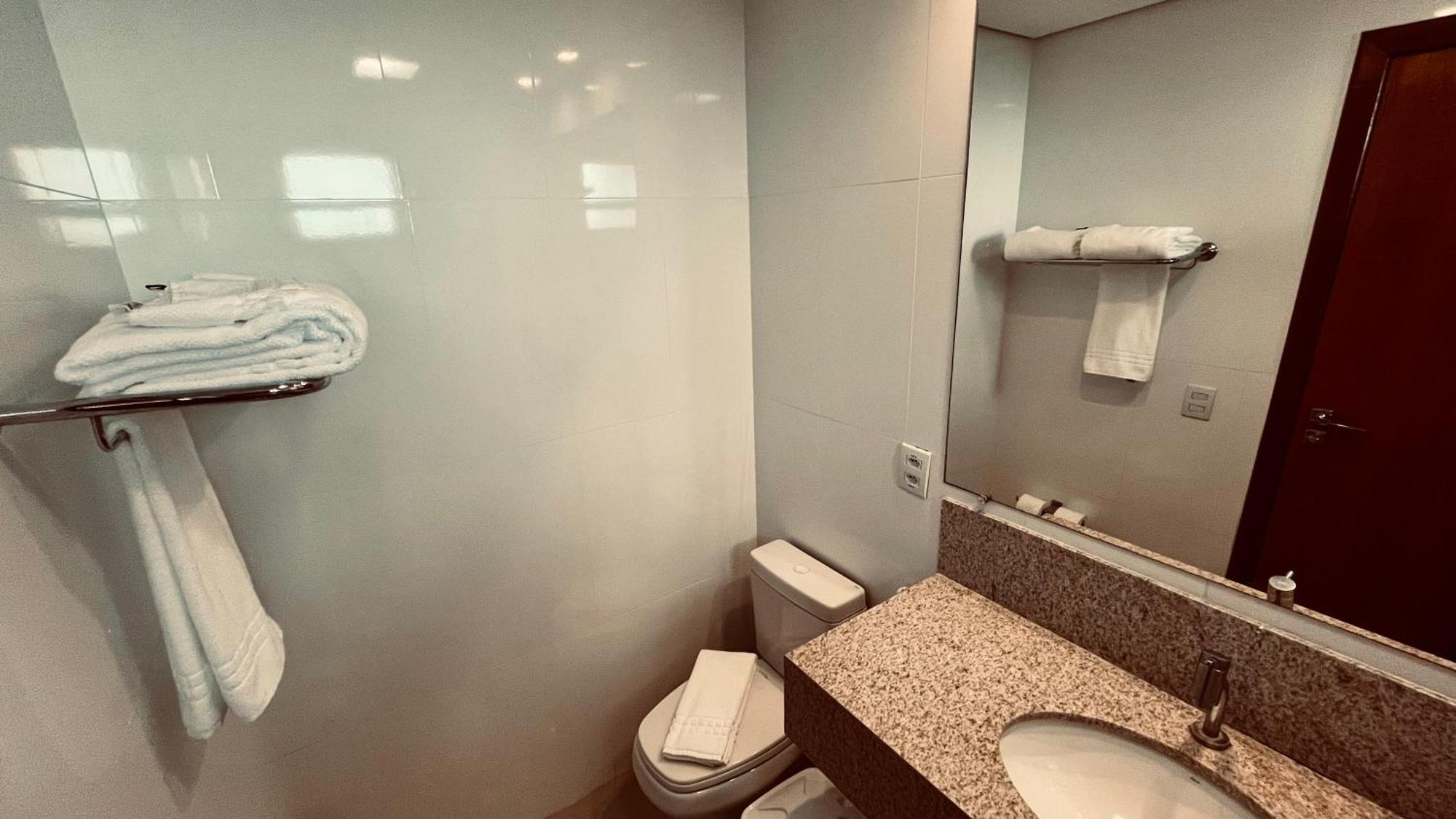 Hotel Amsterdam 蒙蒂斯克拉鲁斯 外观 照片