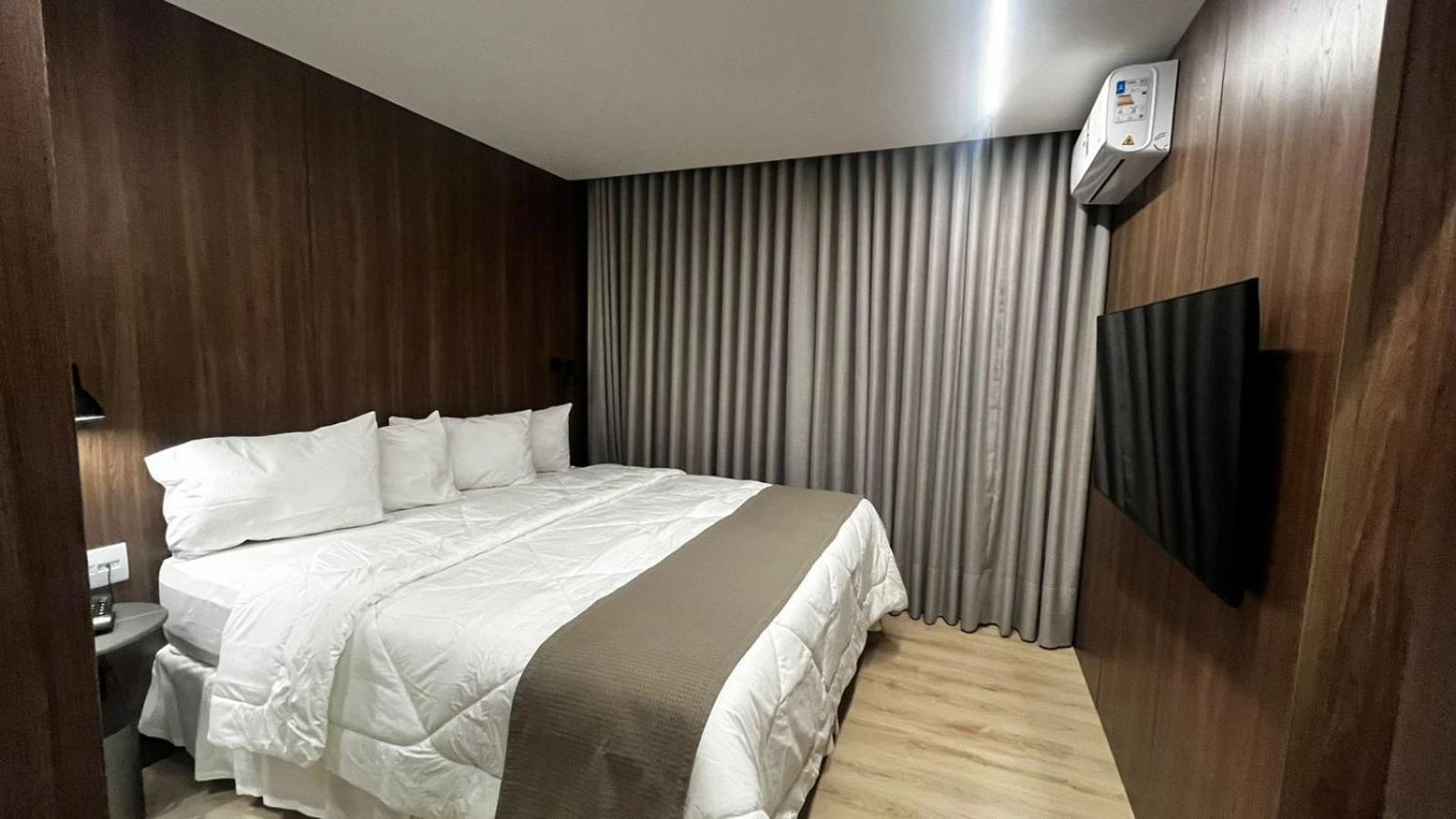 Hotel Amsterdam 蒙蒂斯克拉鲁斯 外观 照片